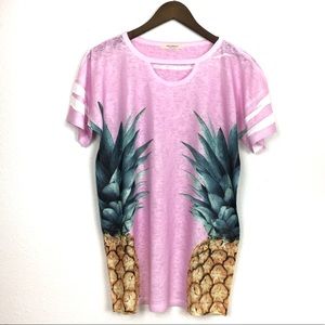 Promesa | Pink and White Pineapple Boutique Tee